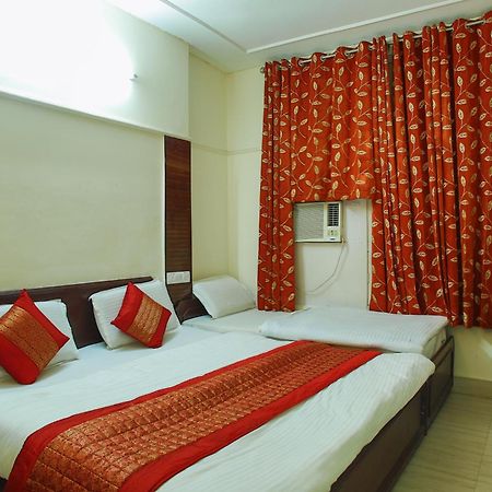 Hotel Raghunath Dżammu Zewnętrze zdjęcie