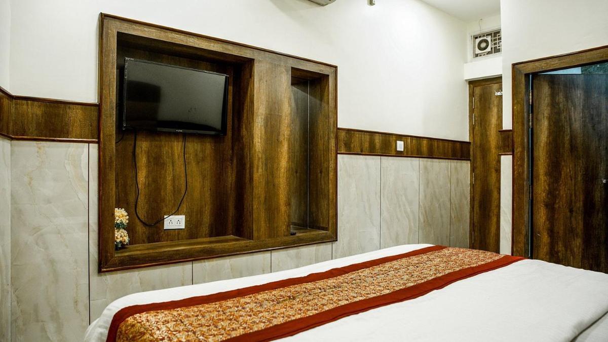 Hotel Raghunath Dżammu Zewnętrze zdjęcie
