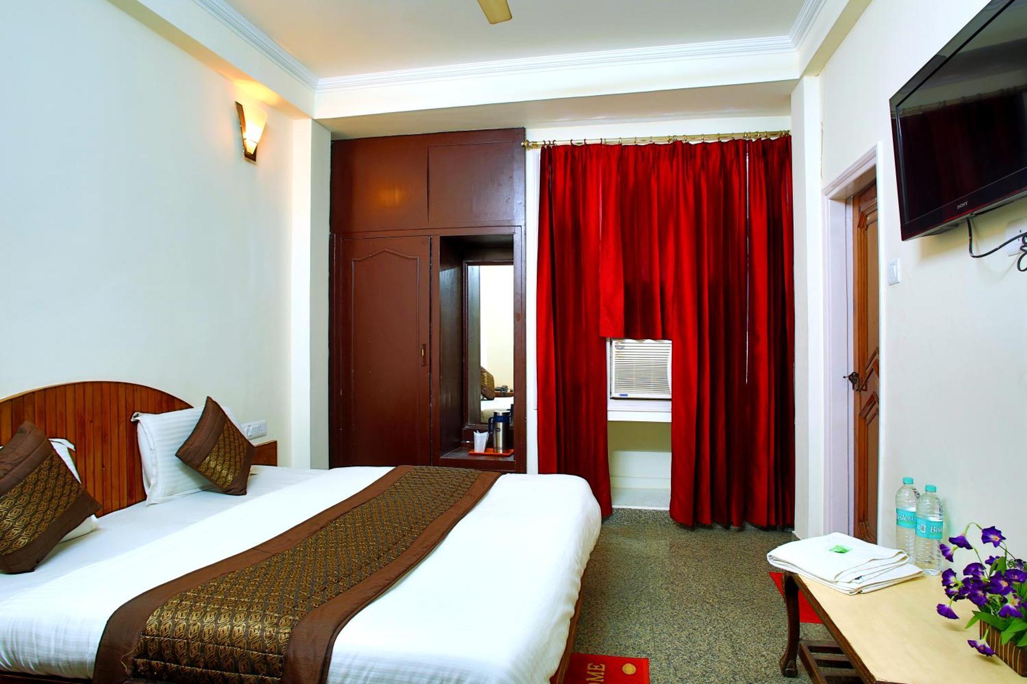 Hotel Raghunath Dżammu Zewnętrze zdjęcie
