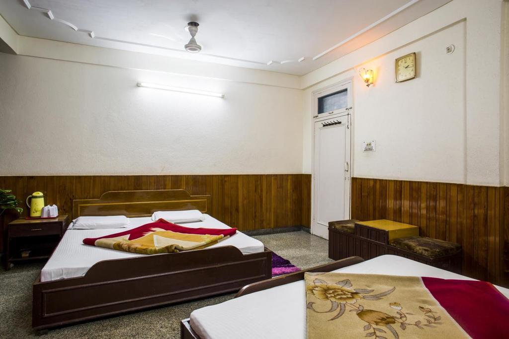 Hotel Raghunath Dżammu Zewnętrze zdjęcie
