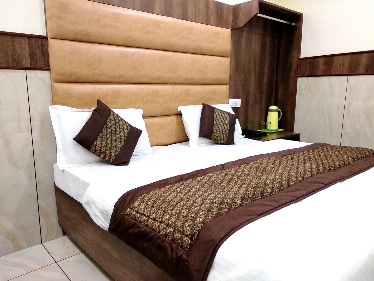 Hotel Raghunath Dżammu Zewnętrze zdjęcie